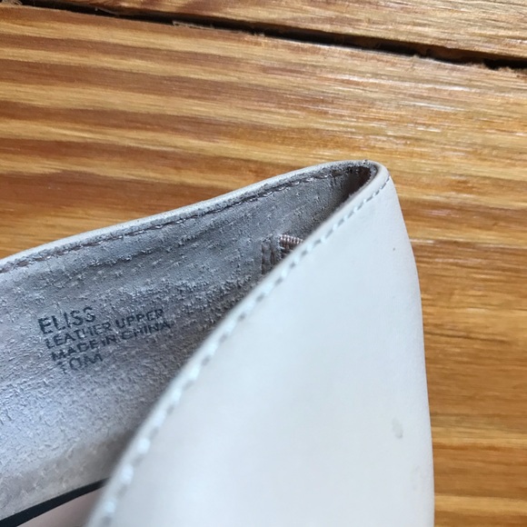 Tahari Eliss Beige Snakeskin Pointed Toe Flats, EUC, 10M - Picture 8 of 12